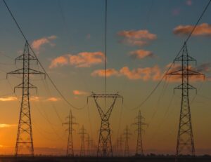 Tarifele la apă, energie și transport vor crește semnificativ până în 2027