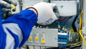 Operatorii energetici pregătesc implementarea tarifelor diferențiate