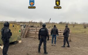 Exploatarea prin muncă a două victime la o fermă din Florești