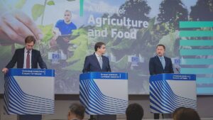 Еврокомиссия представила стратегию развития аграрного сектора