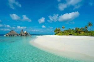 Vacanțele devin mai scumpe, dar și mai dorite: Maldive și croaziere, tot mai populare printre moldoveni