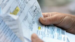 Cum vor fi distribuite compensațiile la electricitate pentru lunile februarie și martie