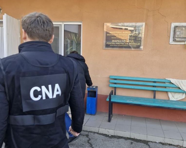 Șef de direcție din cadrul AIPA, reținut de CNA într-un dosar de trafic de influență