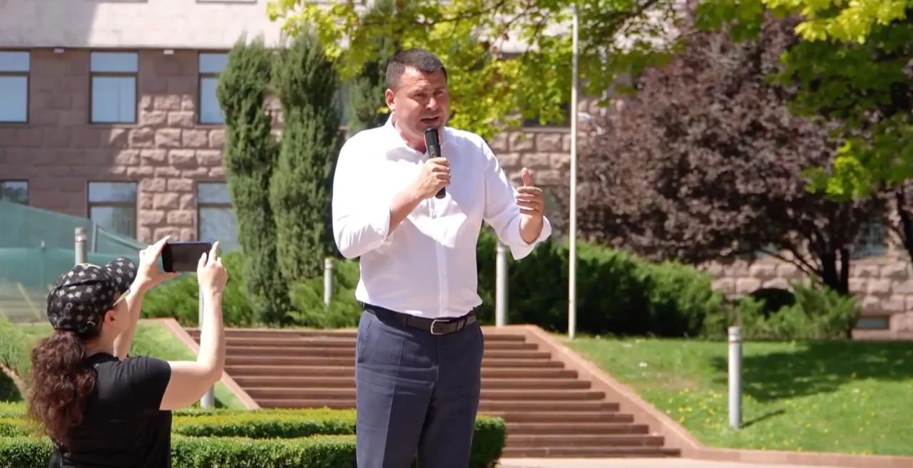 Protest la Parlament: critici la adresa reformei fiscale pentru 2027