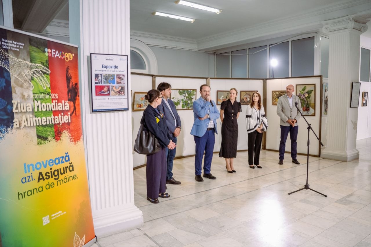 Tradiția care ne hrănește: o expoziție de pictură și artă decorativă marchează la Chișinău Ziua Mondială a Alimentației