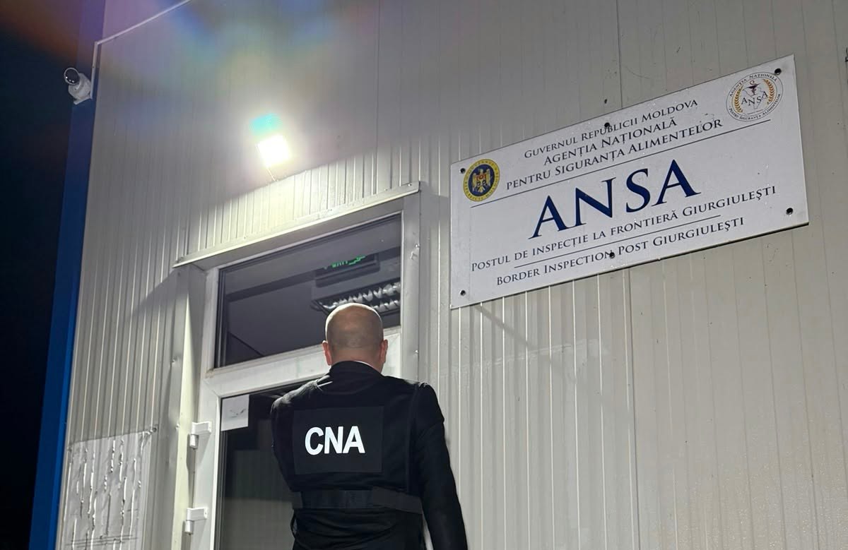 Șase angajați ANSA și administratorul unei companii, reținuți într-un dosar de corupție